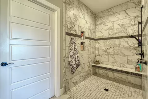 Bath - 364 Terra Plain Dr, Greer, SC 29651 photo 4 of 5