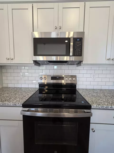 Kitchen - 407 Dodger Ave, Chesnee, SC 29323 photo 2 of 3