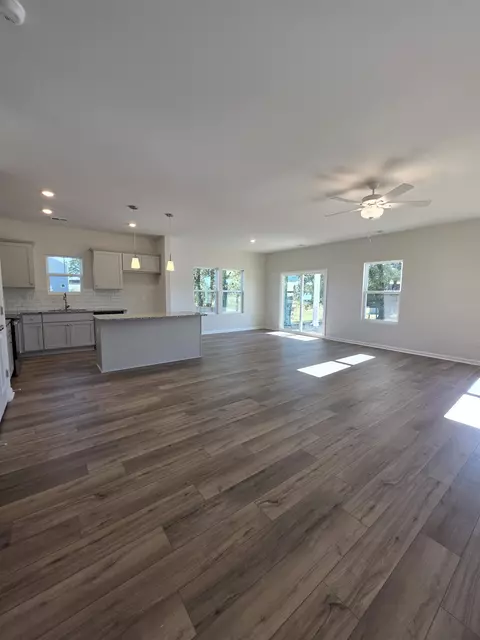 Living - 407 Dodger Ave, Chesnee, SC 29323 photo 5 of 5