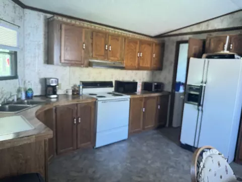 361 Page Rd, Campobello, SC 29322 photo 6