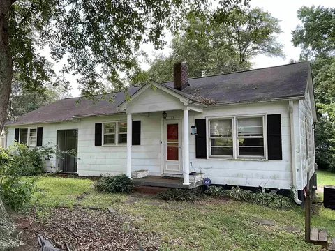 37 Bishop St, Inman, SC 29349