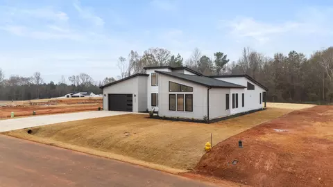 2056 Blessed Dr, Inman, SC 29349 photo 2