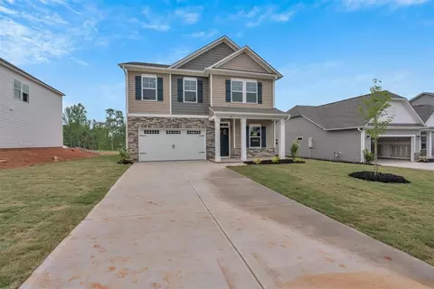 119 Hunter Ridge Dr, Boiling Springs, SC 29316