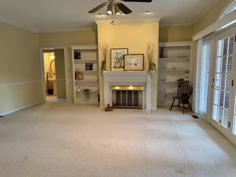 Living - 101 Sheraton Loop, Gaffney, SC 29341 photo 2 of 3