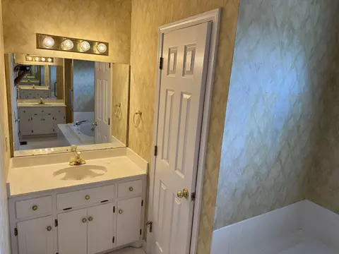 Bath - 101 Sheraton Loop, Gaffney, SC 29341 photo 1 of 3