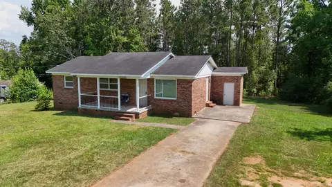 136 Sparkstown Dr, Enoree, SC 29335