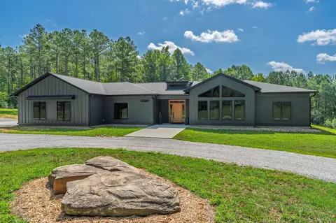 2102 Stewart Dairy Dr, Fountain Inn, SC 29644