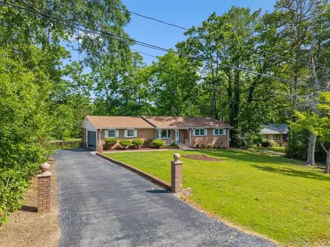 307 Pine Lake Ct, Spartanburg, SC 29301