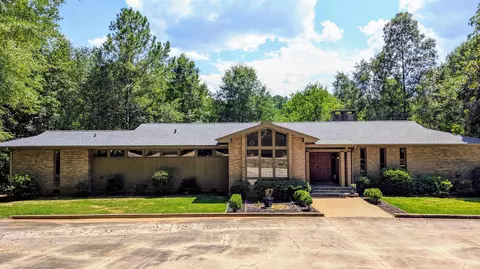 1 Tamarack Rd, Spartanburg, SC 29307