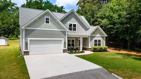 106 Karla Ct, Fountain Inn, SC 29644