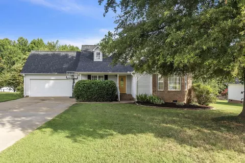 313 Lightwood Farm Rd, Woodruff, SC 29388