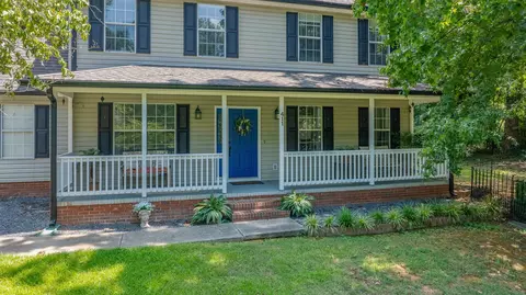 411 Palmetto Dr, Greer, SC 29651