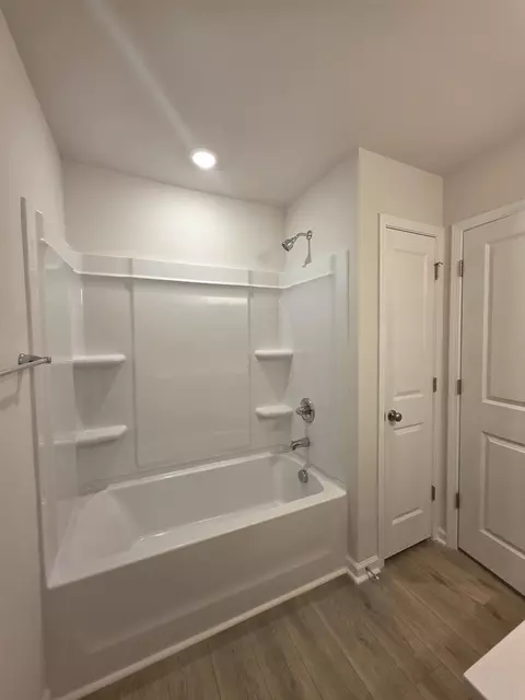 Bath - 415 Dodger Ave, Chesnee, SC 29323 photo 6 of 6
