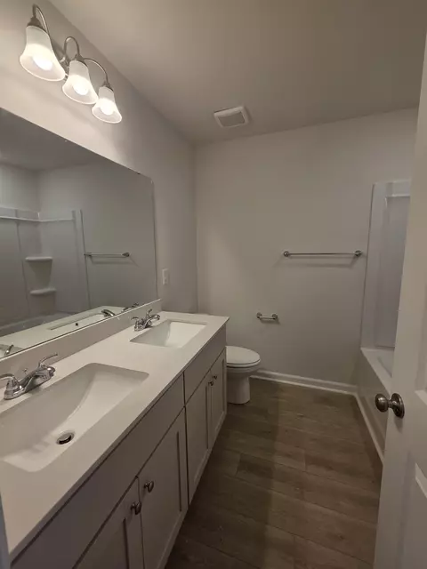 Bath - 415 Dodger Ave, Chesnee, SC 29323 photo 5 of 6