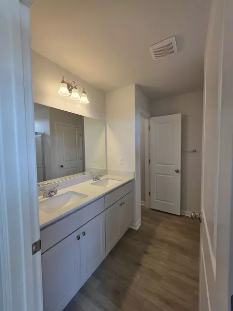 Bath - 415 Dodger Ave, Chesnee, SC 29323 photo 2 of 6