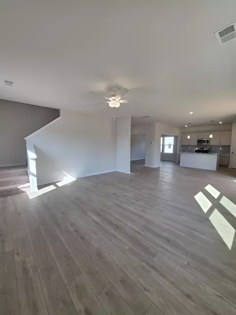 Living - 415 Dodger Ave, Chesnee, SC 29323 photo 3 of 4