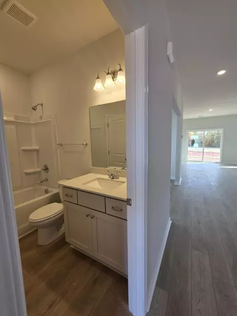 Entry Way - 415 Dodger Ave, Chesnee, SC 29323 photo 3 of 7