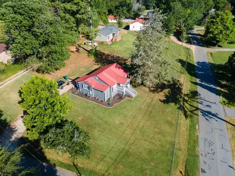 401 N Charleston St, Blacksburg, SC 29702