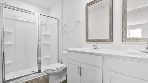 Bath - 808 Embark Cir, Greer, SC 29651 photo 3 of 4