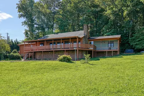 202 Little Mountain Dr, Inman, SC 29349