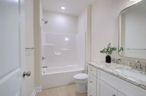 Bath - 201 Glen Crest Dr, Moore, SC 29369 photo 3 of 3
