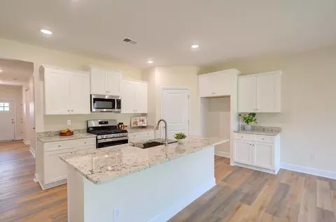Kitchen - 201 Glen Crest Dr, Moore, SC 29369 photo 1 of 2