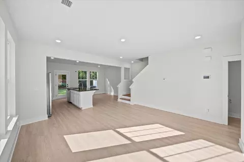 Living - 1007 Millison Pl, Moore, SC 29369 photo 2 of 4