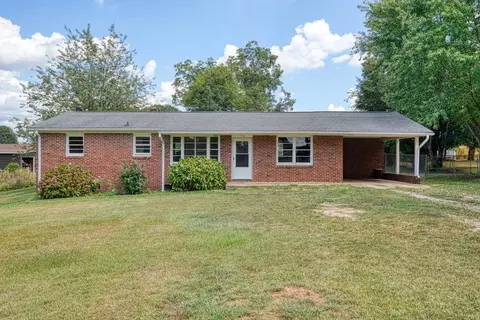 110 Cloverdale Dr, Boiling Springs, SC 29316