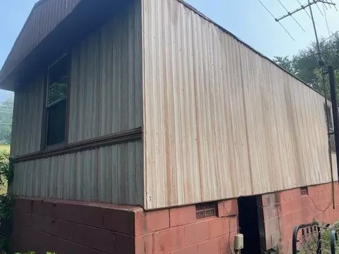 2950 Compton Bridge Rd, Campobello, SC 29322 photo 4