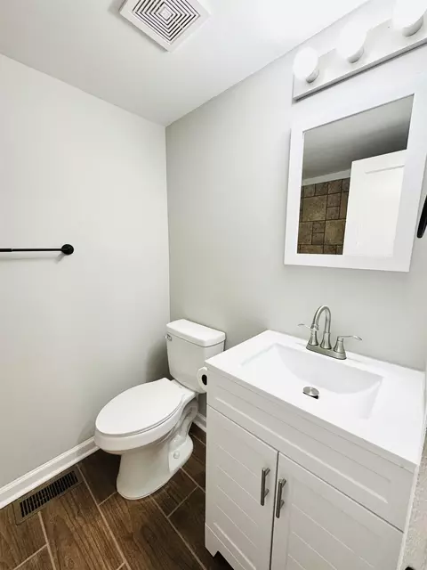 205 E Robinson St, Gaffney, SC 29340 photo 8