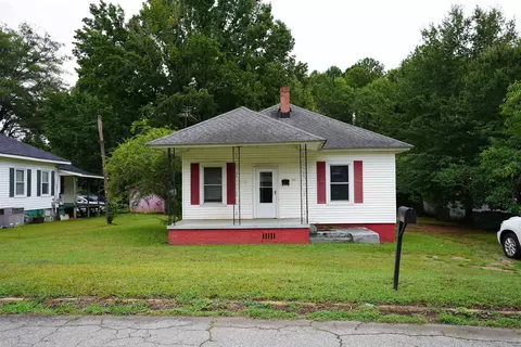 17 Gallon St, Laurens, SC 29360