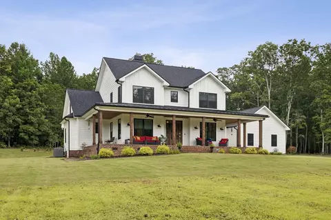 80 Stone Cottage Ln, Landrum, SC 29356