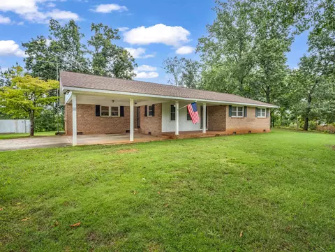 238 Lakeview Dr, Blacksburg, SC 29702