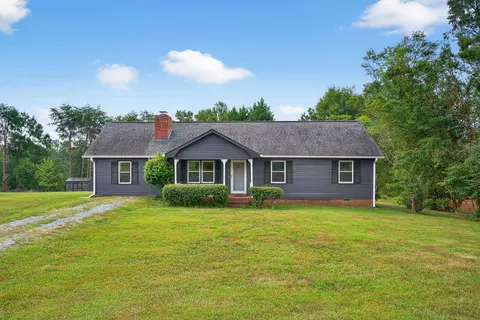 225 Scenic Ave, Campobello, SC 29322