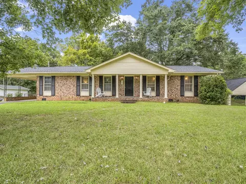 120 Robinhood Dr, Gaffney, SC 29340