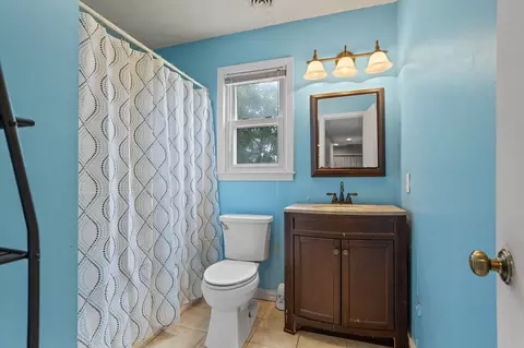 Bath - 112 Snipe Ln, Easley, SC 29642 photo 1 of 2