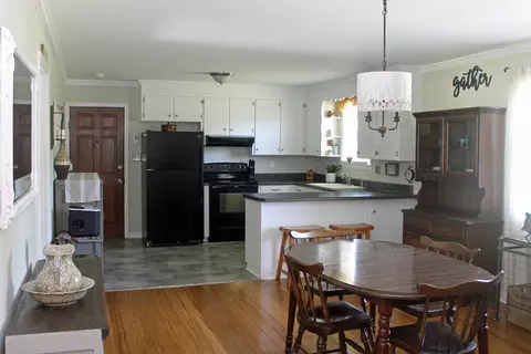 Kitchen - 656 Mega Dr, Duncan, SC 29334 photo 4 of 4