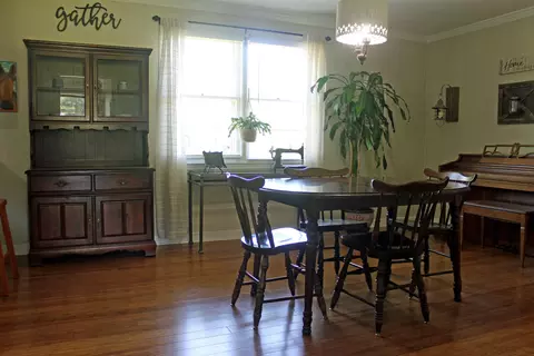 Dining - 656 Mega Dr, Duncan, SC 29334 photo 4 of 4