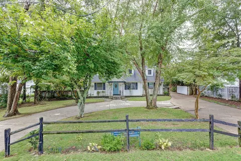 2 Robinson Rd, Taylors, SC 29687