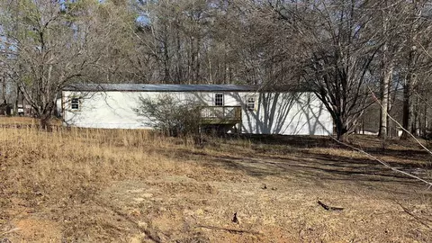 450 Tumble Rock Dr, Cowpens, SC 29330
