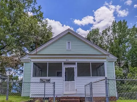 611 Round St, Woodruff, SC 29388