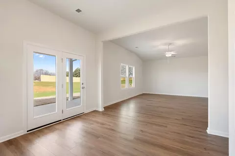 Living - 410 Dodger Ave, Chesnee, SC 29323 photo 4 of 4