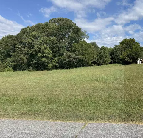 140 White Oak Rd, Greer, SC 29651 photo 2