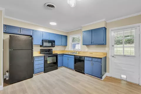Kitchen - 308 E Celestial Dr, Greer, SC 29651 photo 1 of 2