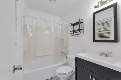Bath - 308 E Celestial Dr, Greer, SC 29651 photo 2 of 2