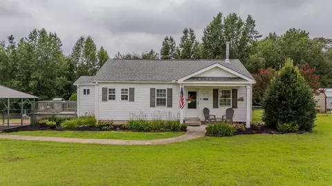 4641 Rainbow Lake Rd, Campobello, SC 29322