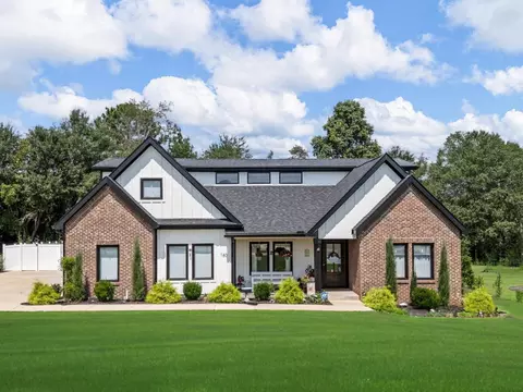 160 Harkness Ln, Campobello, SC 29322