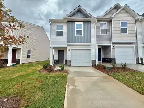 1253 Forestbrook Ln, Spartanburg, SC 29303