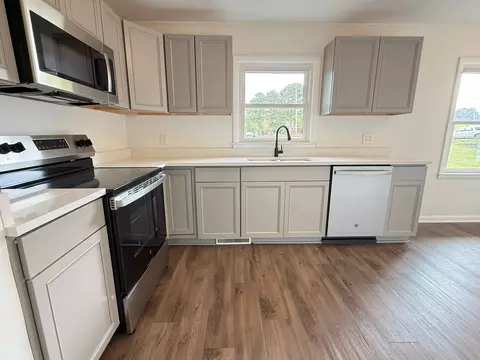 517 E Buford St, Gaffney, SC 29340 photo 2