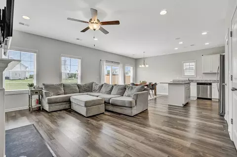 401 Seaborn Cir, Pendleton, SC 29670 photo 3